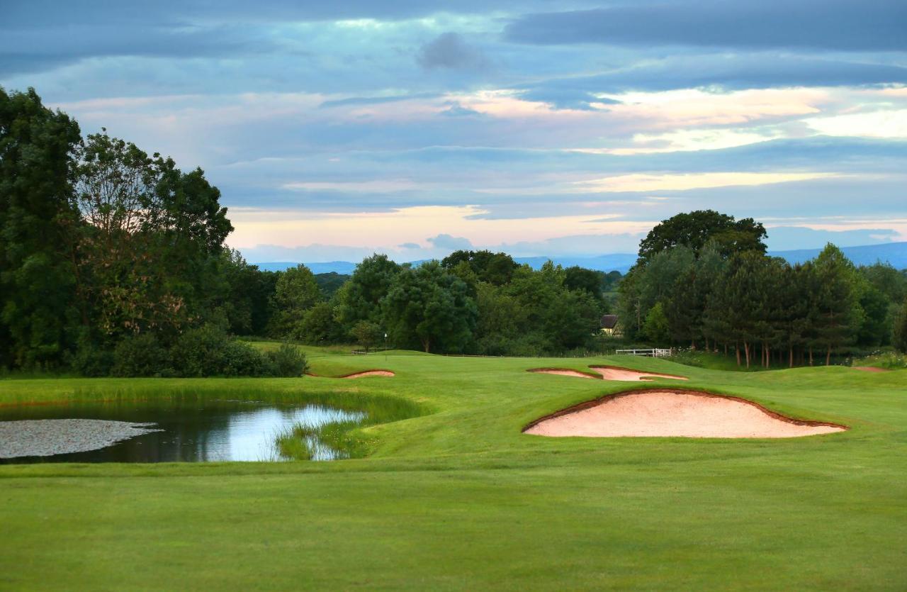 Carden Park Hotel, Golf Resort And Spa Tilston Esterno foto